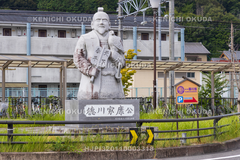 愛知県 道の駅「藤川宿」 徳川家康公石像
