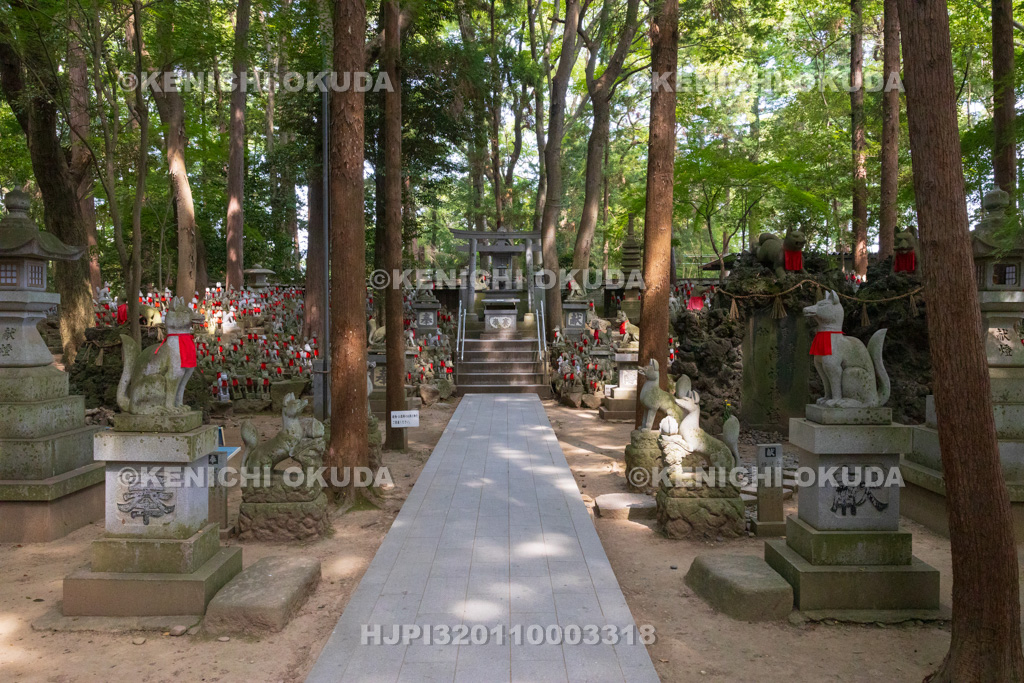 愛知県 妙厳寺(豊川稲荷) 霊狐塚