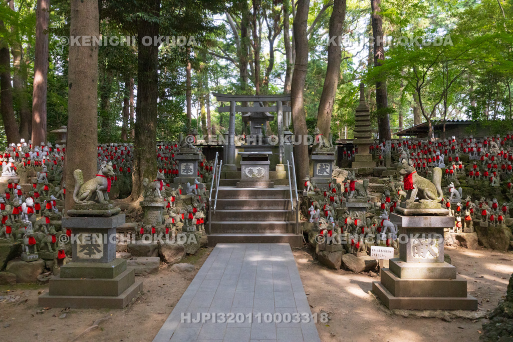 愛知県 妙厳寺(豊川稲荷) 霊狐塚