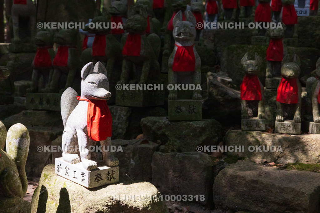 愛知県　妙厳寺（豊川稲荷）　霊狐塚