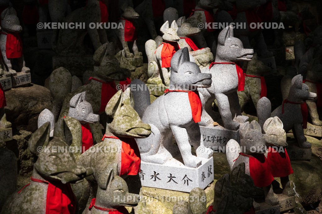 愛知県　妙厳寺（豊川稲荷）　霊狐塚