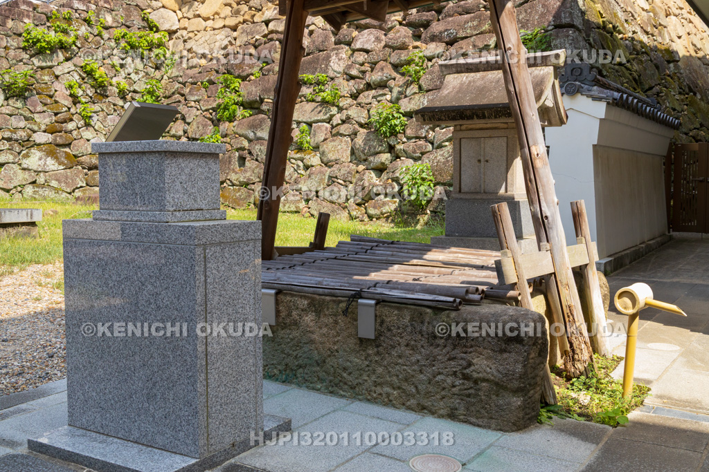 愛知県　岡崎城　龍城神社　龍の井