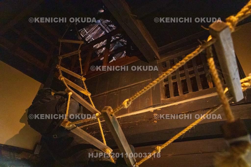 滋賀県 甲賀流忍術屋敷(望月出雲守旧宅) 縄梯子