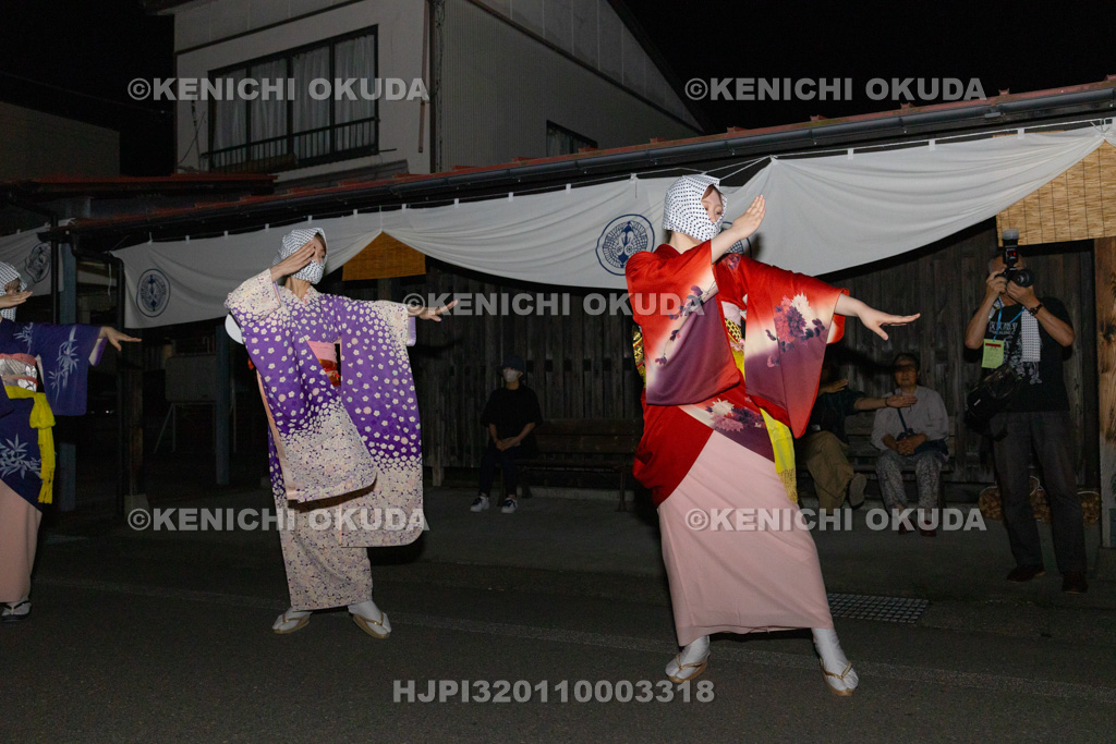 秋田県 毛馬内盆踊り 大の坂踊り