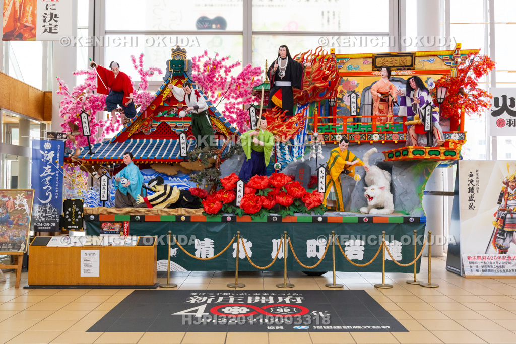 山形県 JR新庄駅 新庄まつり 昨年の山車展示