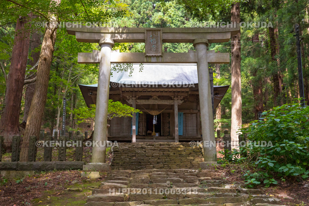 山形県　鳥越八幡神社　社殿