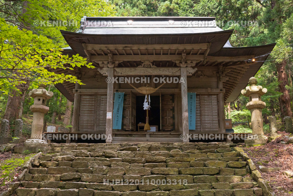 山形県 鳥越八幡神社 社殿