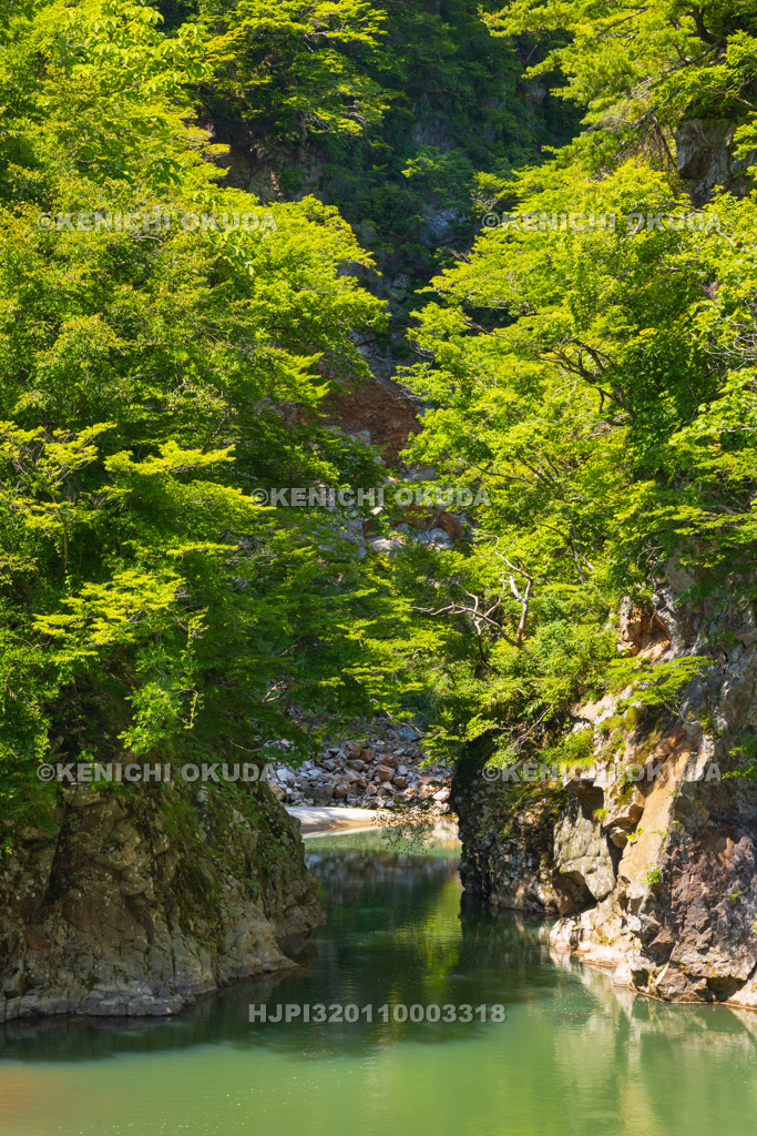 山形県　肘折温泉　小松淵
