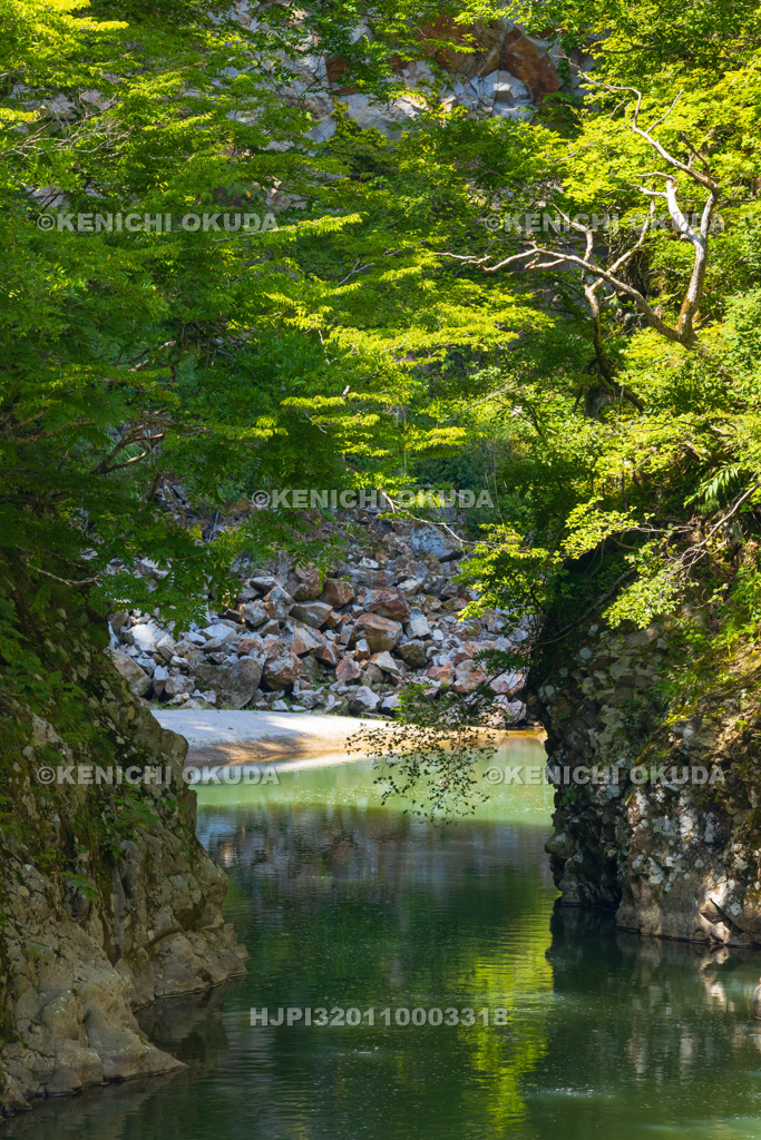 山形県　肘折温泉　小松淵
