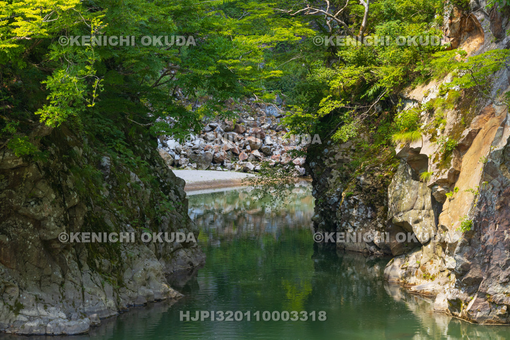 山形県　肘折温泉　小松淵