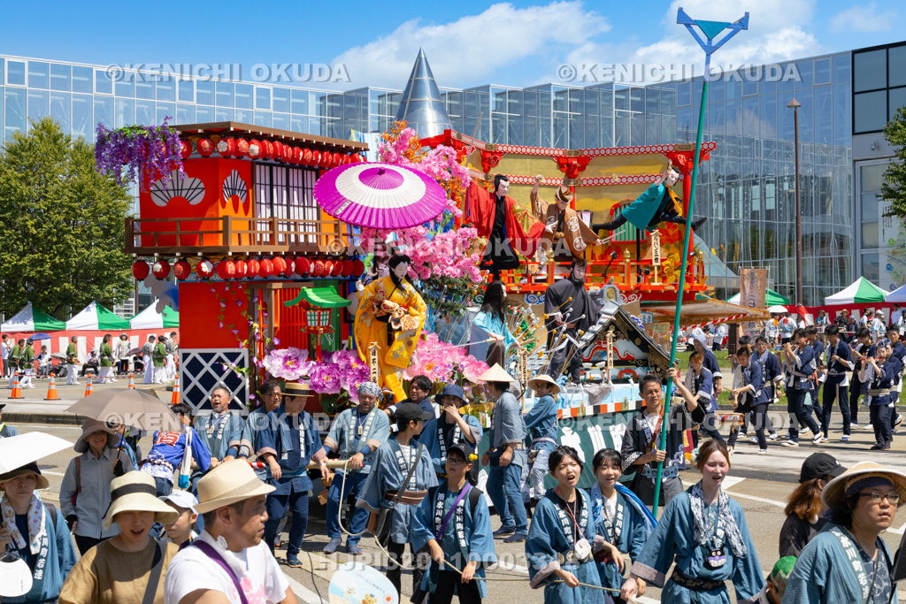 山形県　新庄まつり（本まつり）　山車行列（清水川町若連）