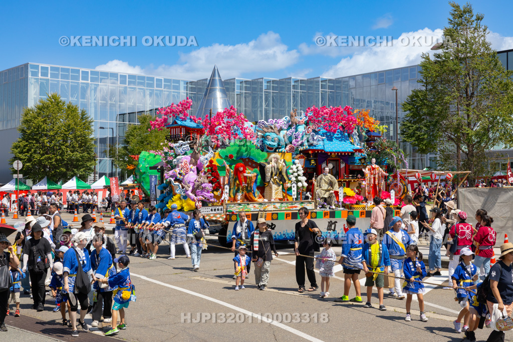山形県　新庄まつり（本まつり）　山車行列（沖の町若連）