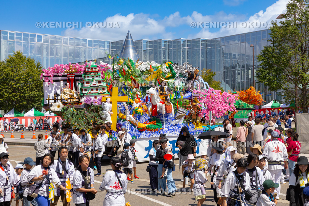 山形県　新庄まつり（本まつり）　山車行列（大正町若連）