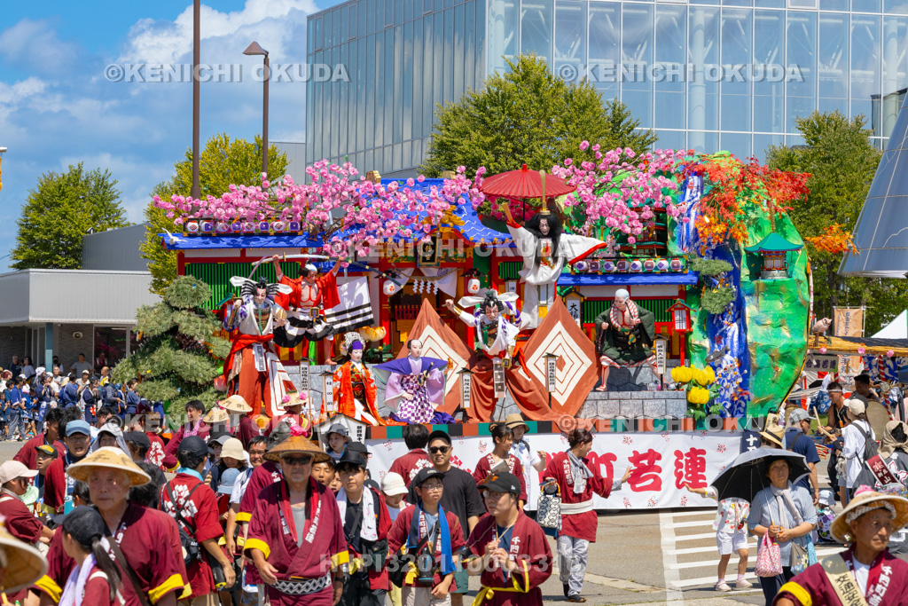 山形県 新庄まつり(本まつり) 山車行列(千門町若連)