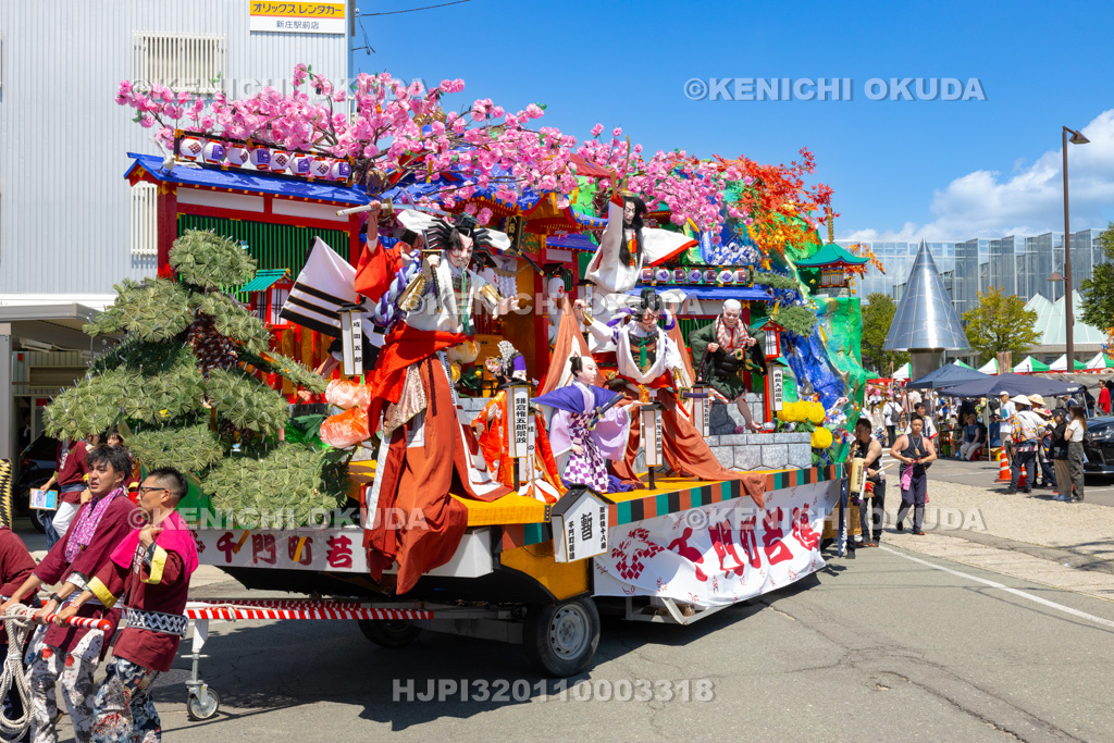 山形県　新庄まつり（本まつり）　山車行列（千門町若連）