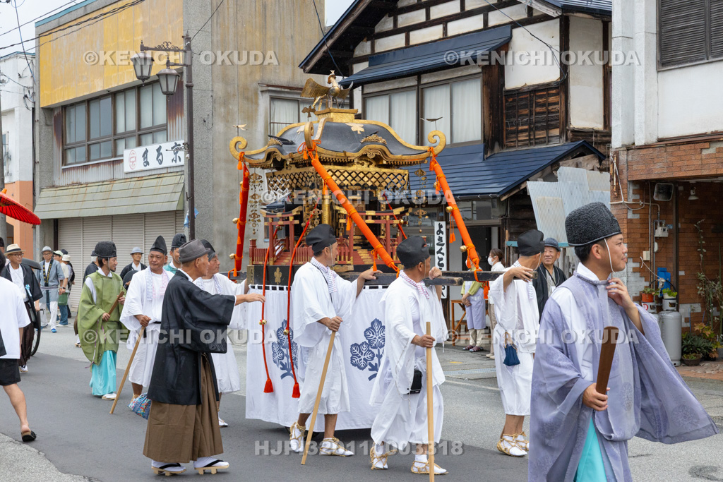 山形県　おばなざわ花笠まつり　まつり行列　神輿