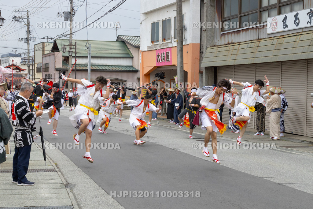 山形県　おばなざわ花笠まつり　まつり行列　豊年踊り