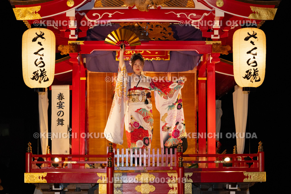 山形県　おばなざわ花笠まつり　踊り屋台さくら號　踊り披露（春宴の舞）