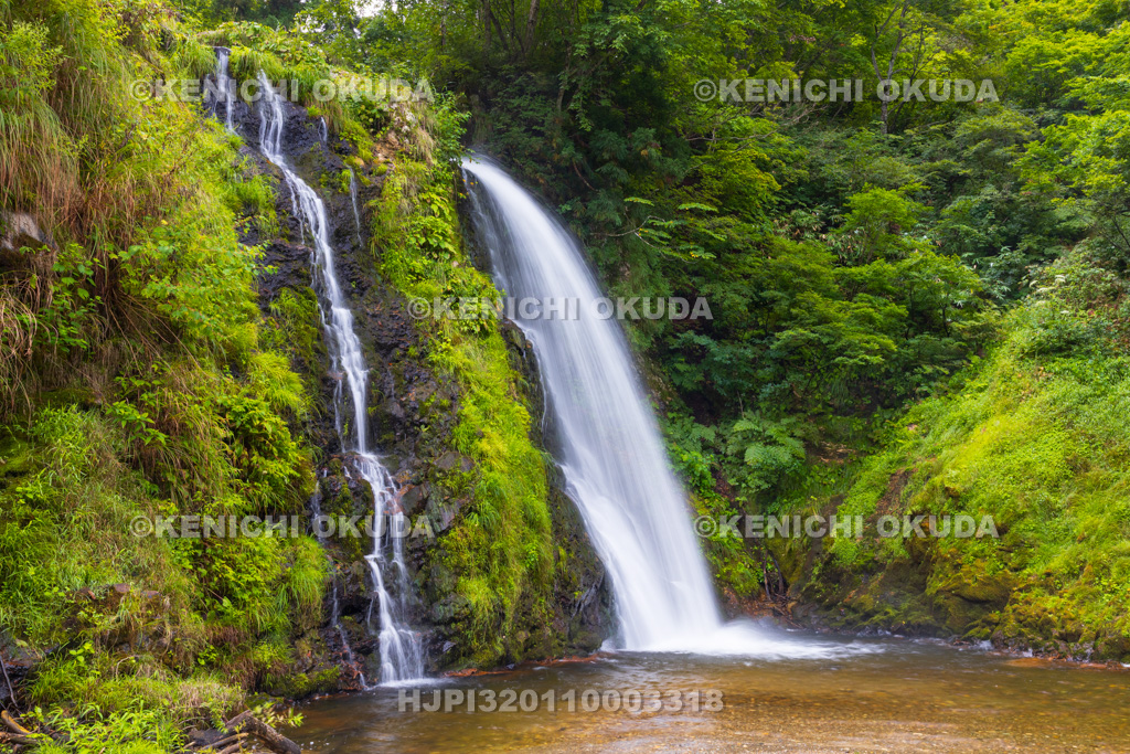 山形県 銀山温泉 白銀の滝