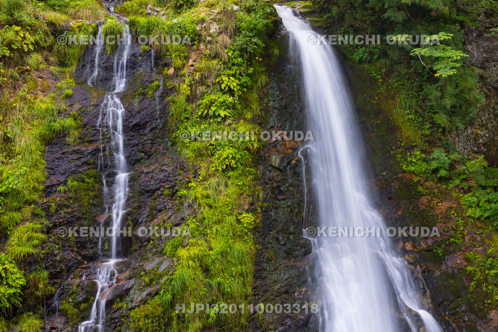 山形県 銀山温泉 白銀の滝