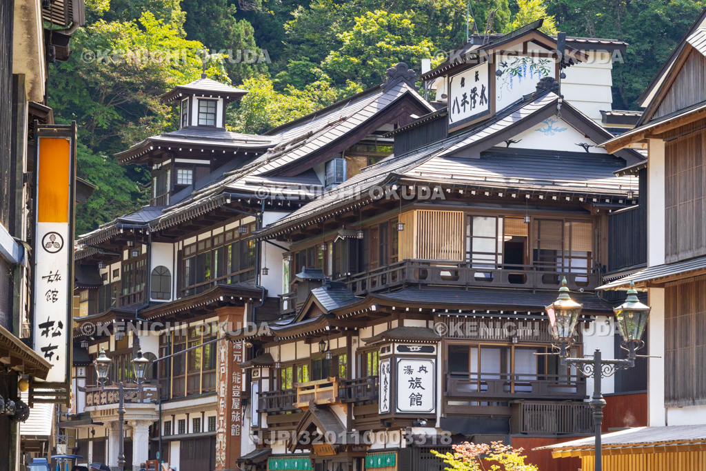 山形県 銀山温泉 温泉街