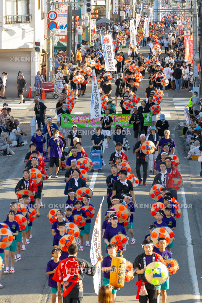 山形県　おばなざわ花笠まつり　花笠踊り大パレード