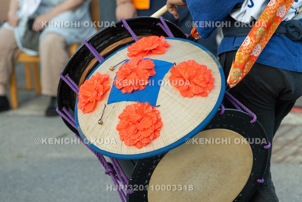 山形県　おばなざわ花笠まつり　花笠踊り大パレード　花笠と太鼓