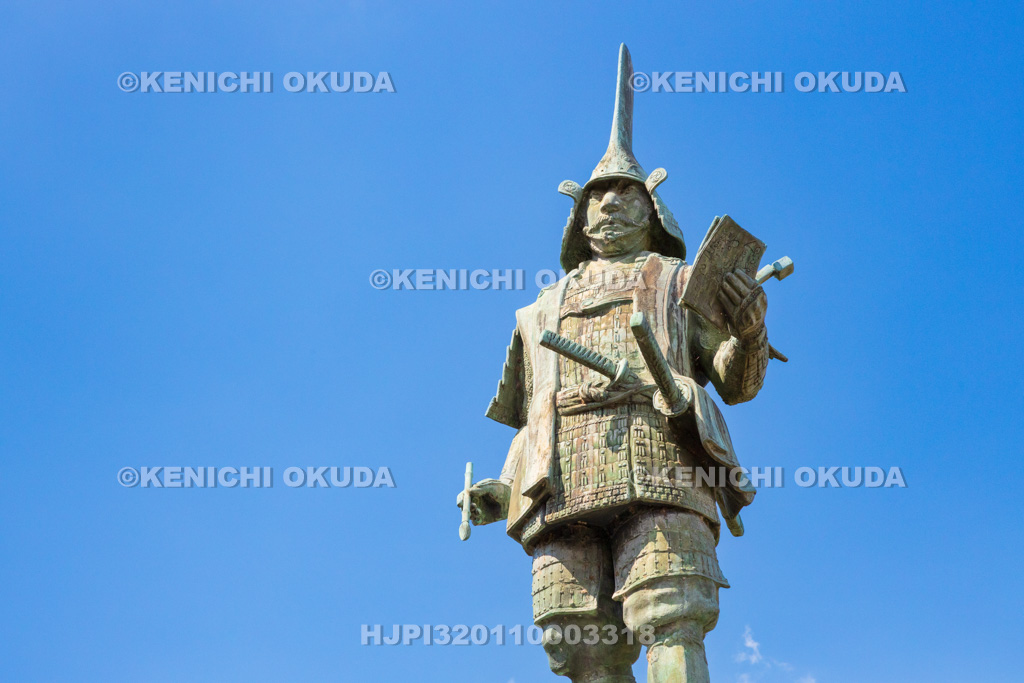 滋賀県 ひばり野 蒲生氏郷公像