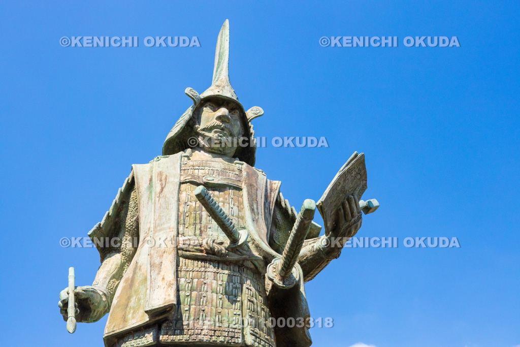 滋賀県 ひばり野 蒲生氏郷公像