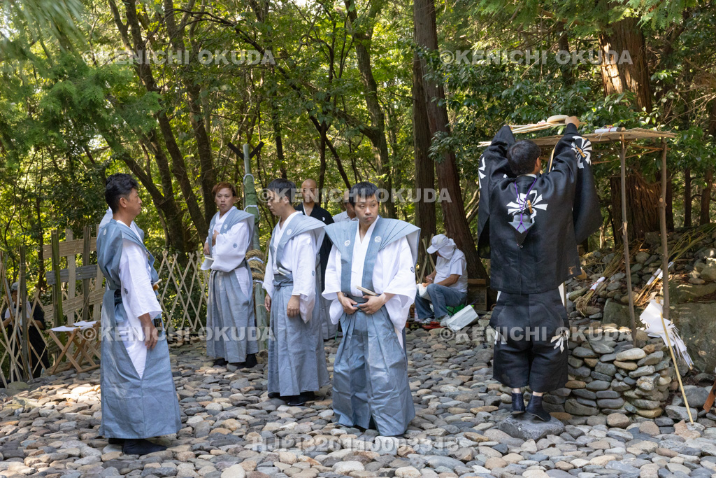 滋賀県 芋競べ祭り 神の膳を撤す事