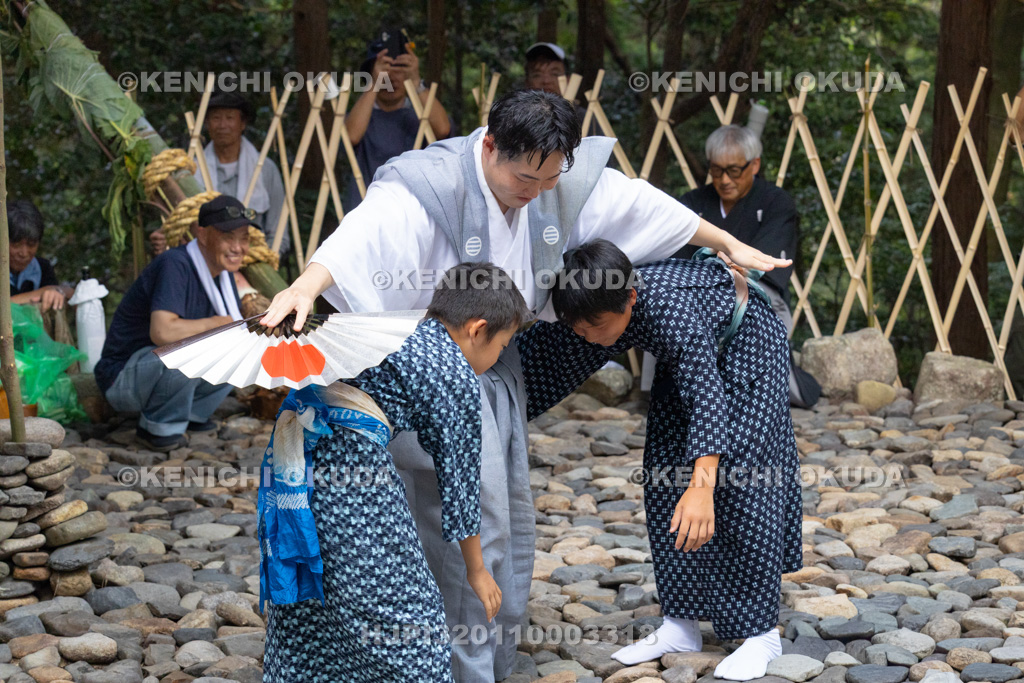 滋賀県 芋競べ祭り 神の角力を取る事