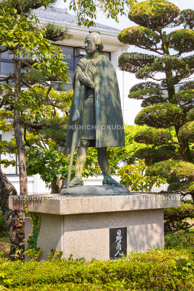 滋賀県　日野町　日野商人像