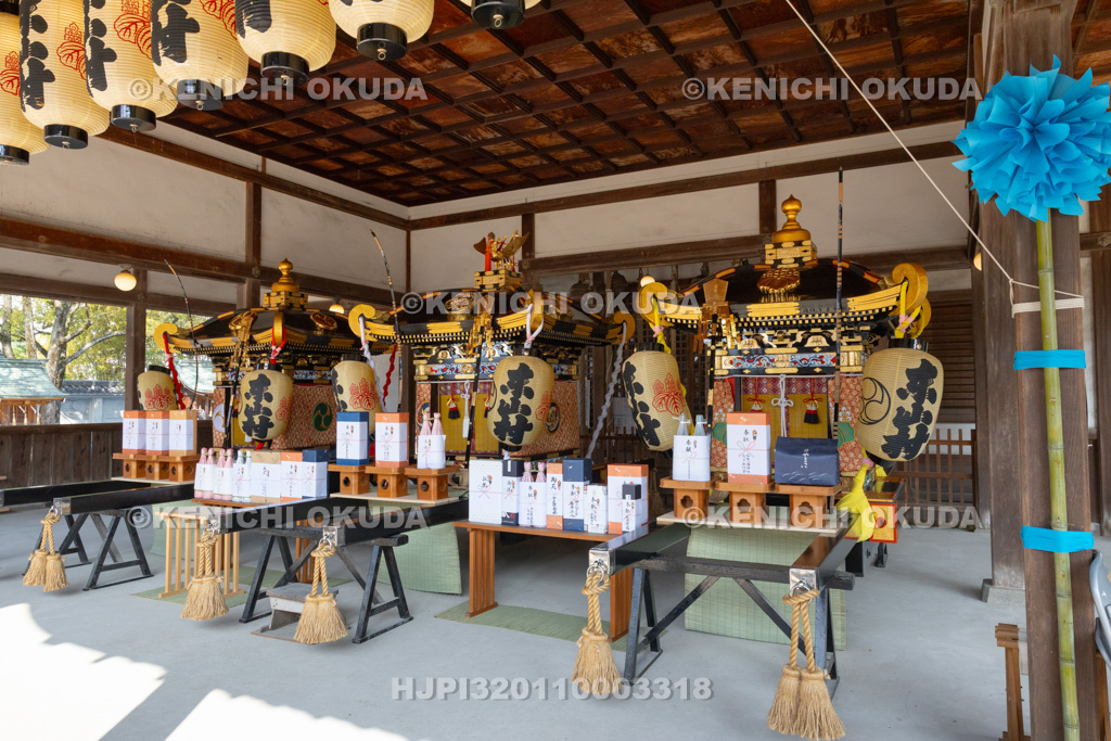 兵庫県 灘のけんか祭り(宵宮) 拝殿の神輿