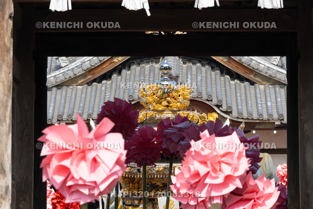 兵庫県　灘のけんか祭り（宵宮）　屋台楼門入り　東山