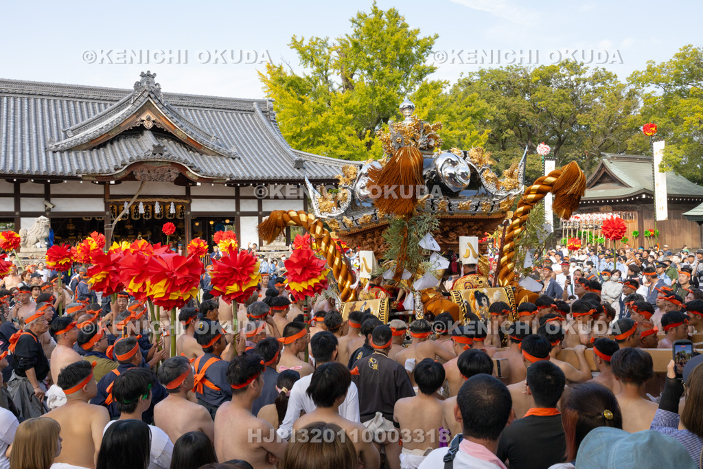 兵庫県　灘のけんか祭り（宵宮）　拝殿前練り上げ　八家