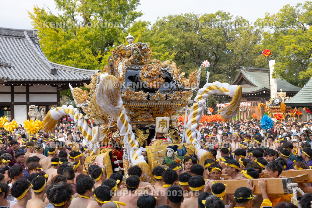 兵庫県 灘のけんか祭り(宵宮) 拝殿前練り上げ 宇佐崎