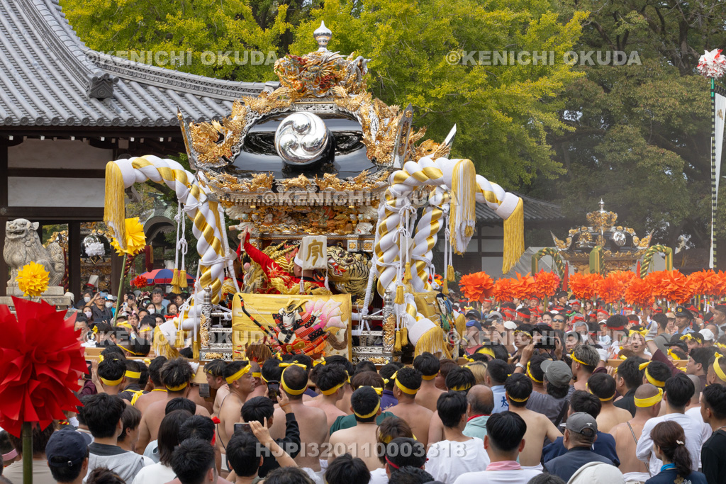 兵庫県 灘のけんか祭り(宵宮) 拝殿前練り上げ 宇佐崎