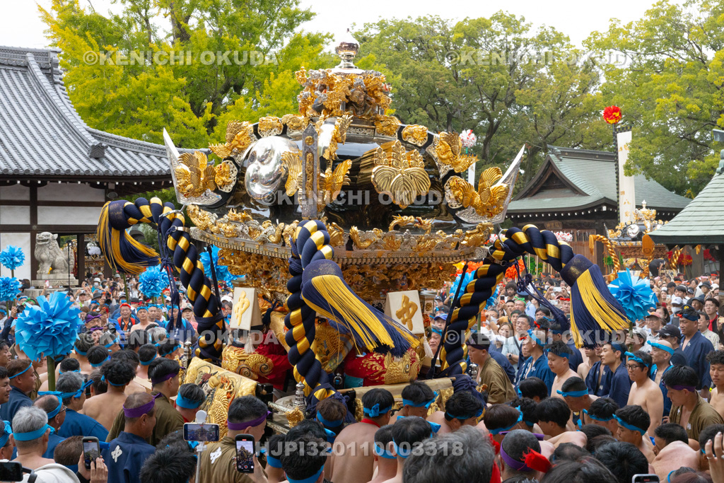 兵庫県 灘のけんか祭り(宵宮) 拝殿前練り上げ 中村