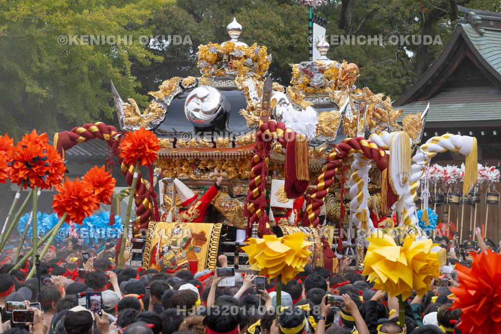 兵庫県 灘のけんか祭り(宵宮) 拝殿前練り合わせ 妻鹿・宇佐崎