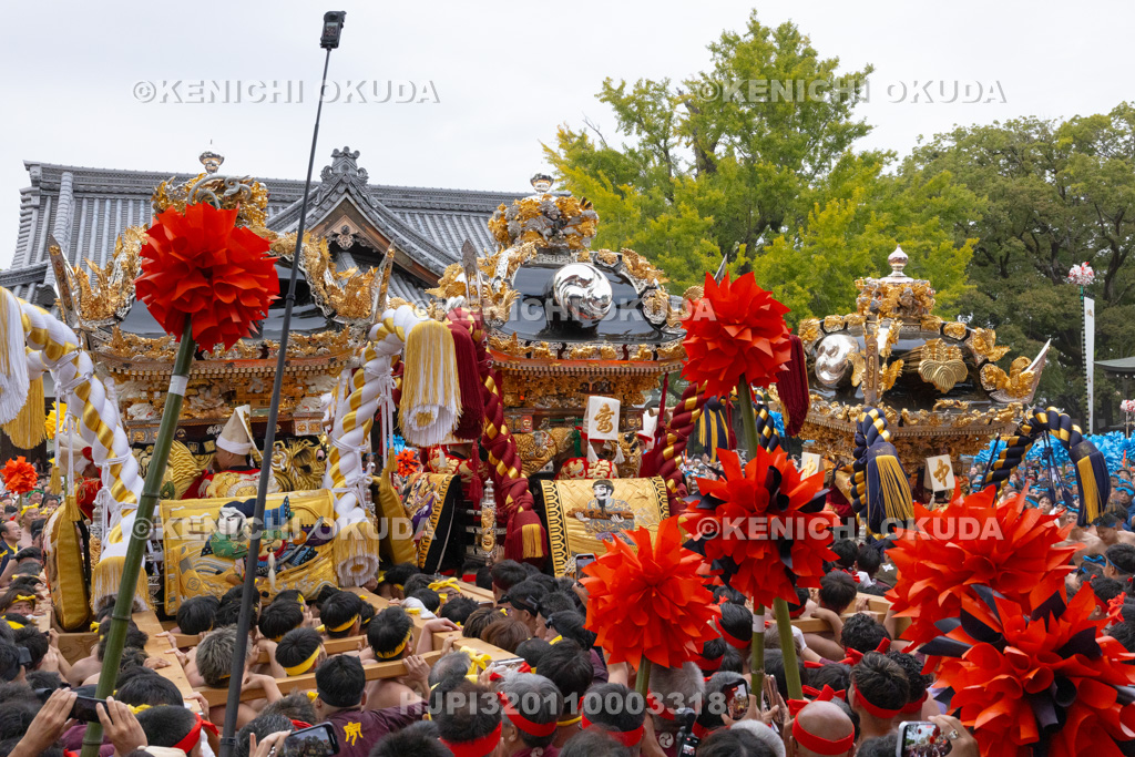 兵庫県 灘のけんか祭り(宵宮) 拝殿前練り合わせ 妻鹿・宇佐崎・中村