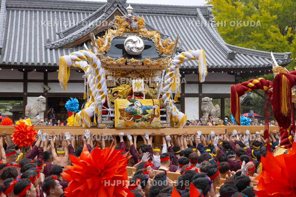 兵庫県　灘のけんか祭り（宵宮）　拝殿前練り上げ　宇佐崎