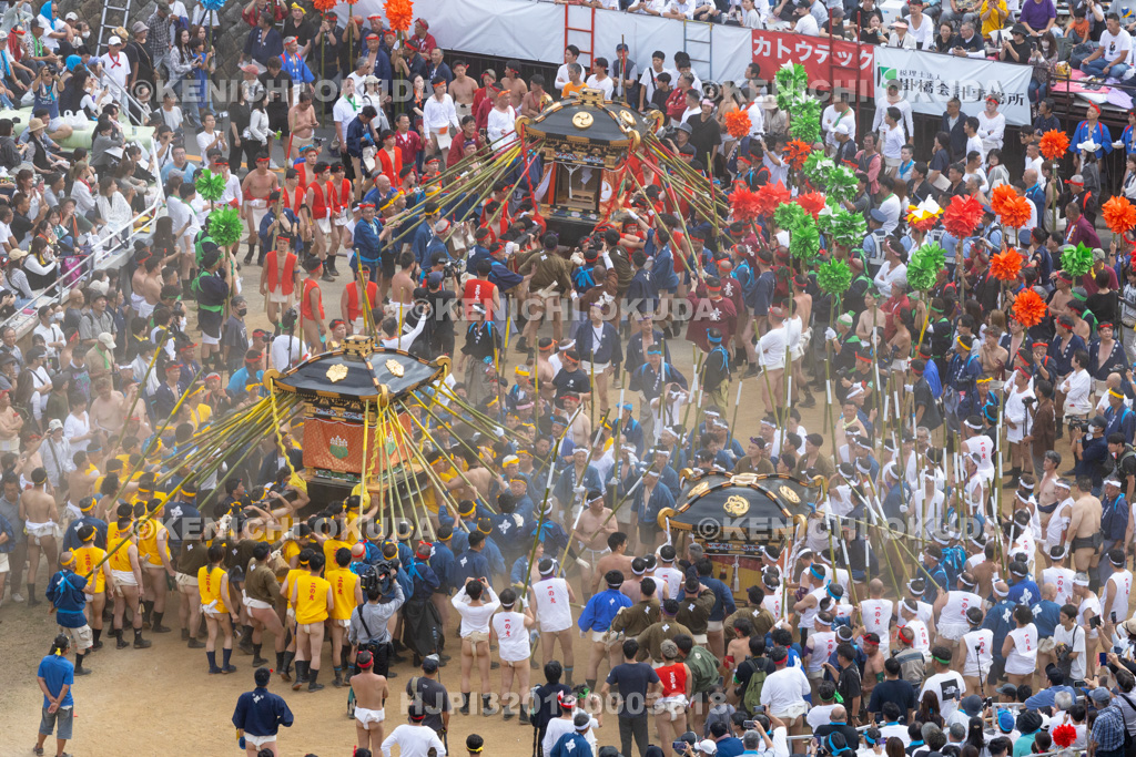 兵庫県 灘のけんか祭り(本宮) 神輿練り合わせ