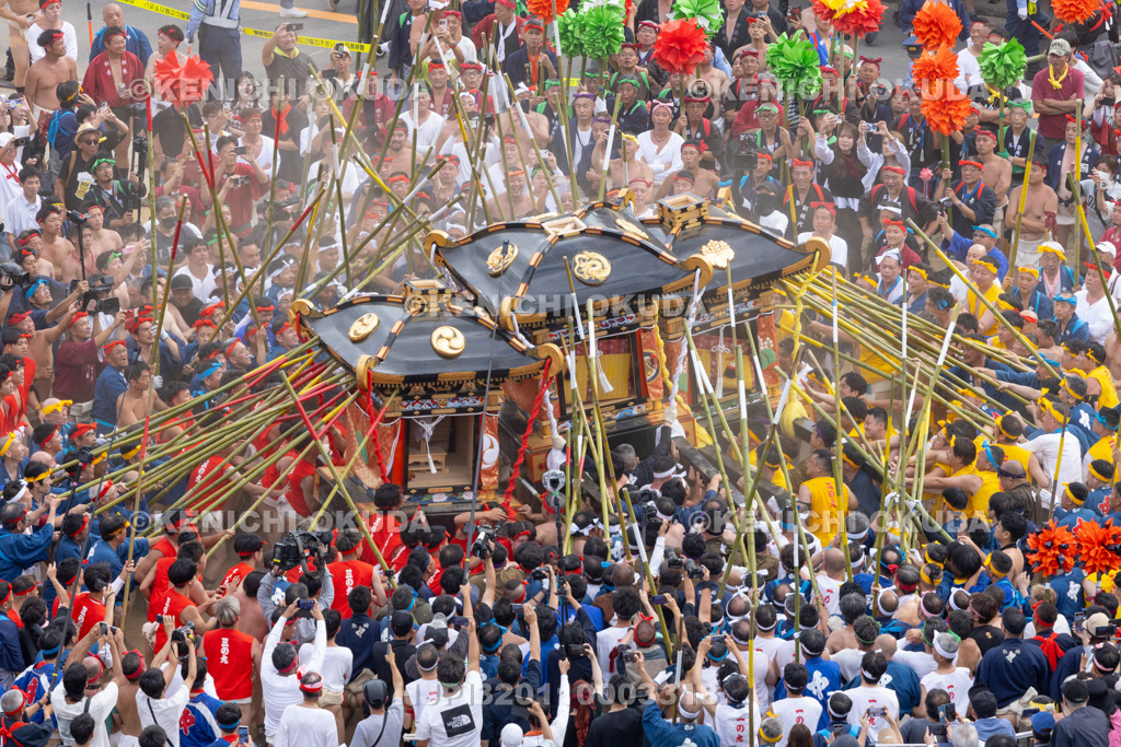 兵庫県 灘のけんか祭り(本宮) 神輿練り合わせ