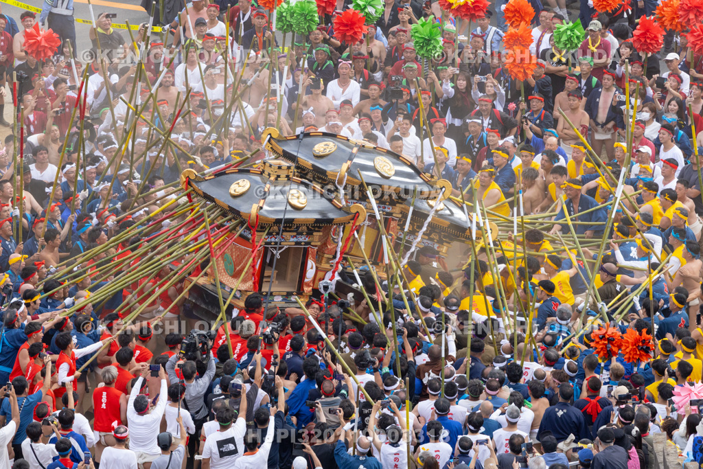 兵庫県 灘のけんか祭り(本宮) 神輿練り合わせ