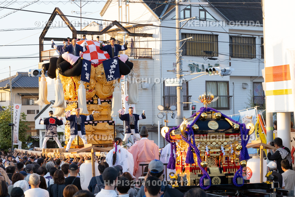 愛媛県　新居浜太鼓祭り　多喜浜駅前かきくらべ