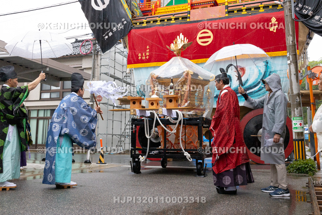 石川県 青柏祭 神輿巡幸 でか山(魚町) 神事(修祓)