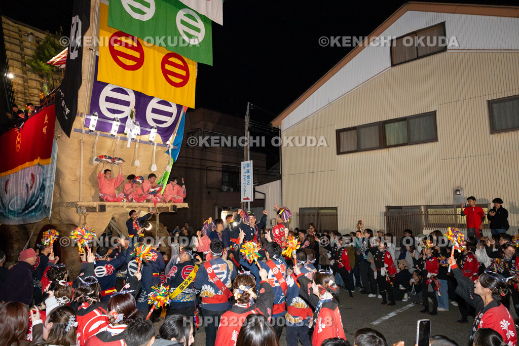 石川県 青柏祭 でか山(魚町) 御祓地区コミュニティセンター曳入れ