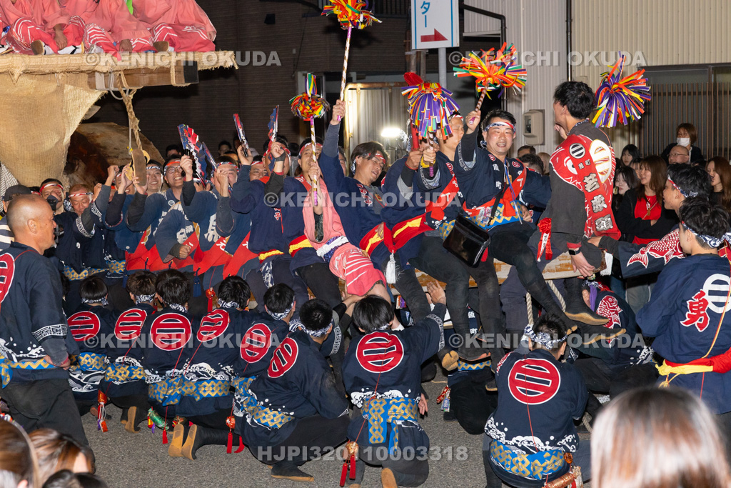 石川県 青柏祭 御祓地区コミュニティセンター曳入れ(魚町) 大梃子