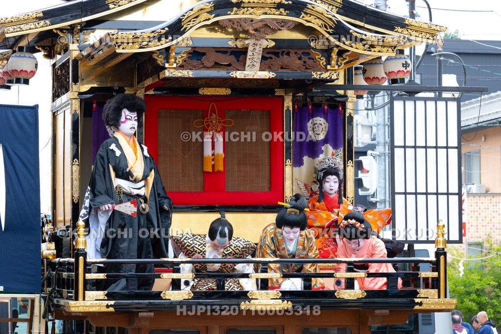 富山県　出町子供歌舞伎曳山祭　東町・吉江酒店前（二町揃い）　御所桜堀川夜討「弁慶上使の場」