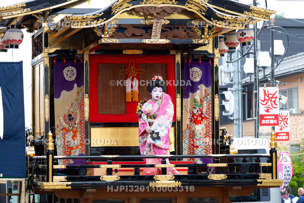富山県 出町子供歌舞伎曳山祭 東町・吉江酒店前(二町揃い) 御所桜堀川夜討「弁慶上使の場」